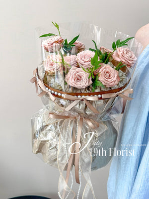 11-Stem Bowknot Cute Pink Rose Bouquet